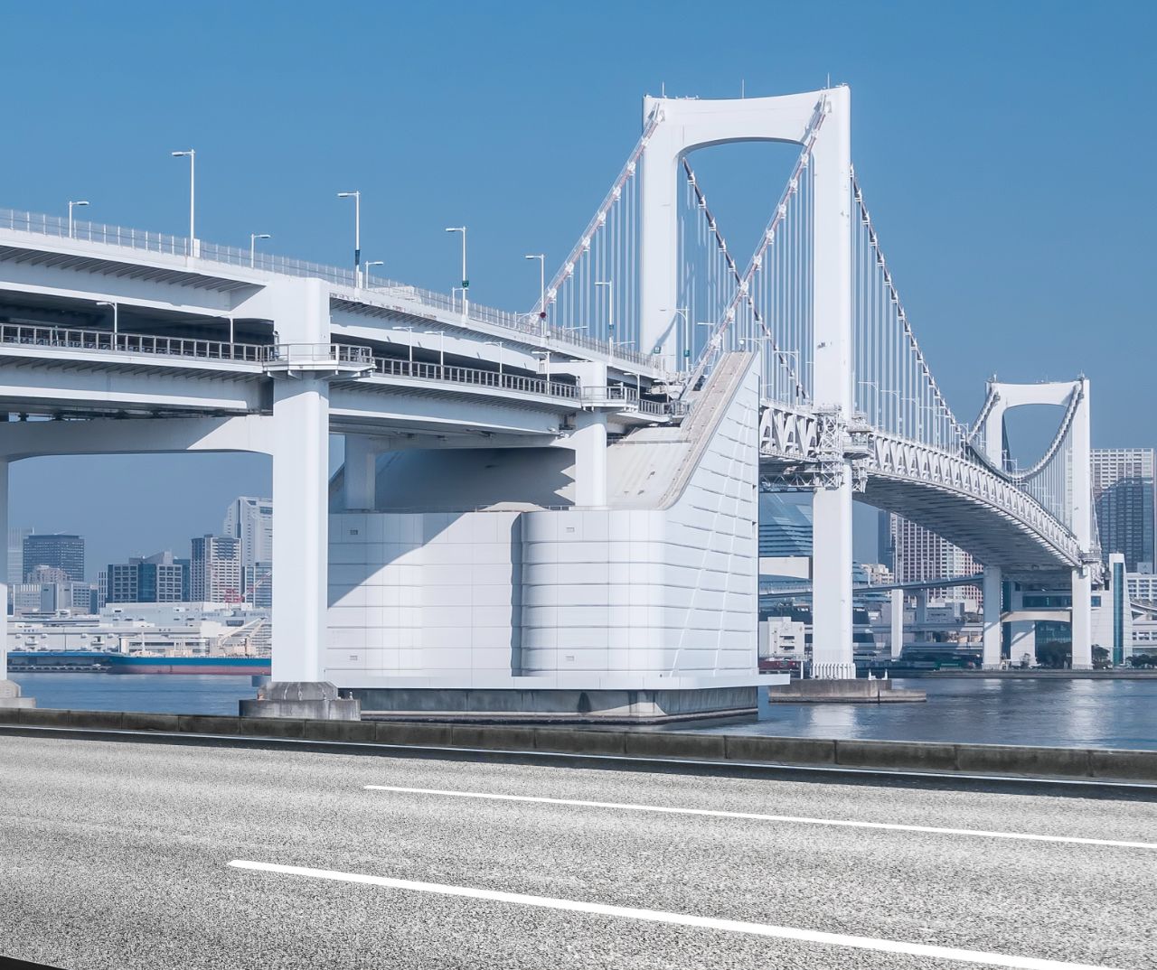 点検・調査で日本の都市インフラの安全を守る