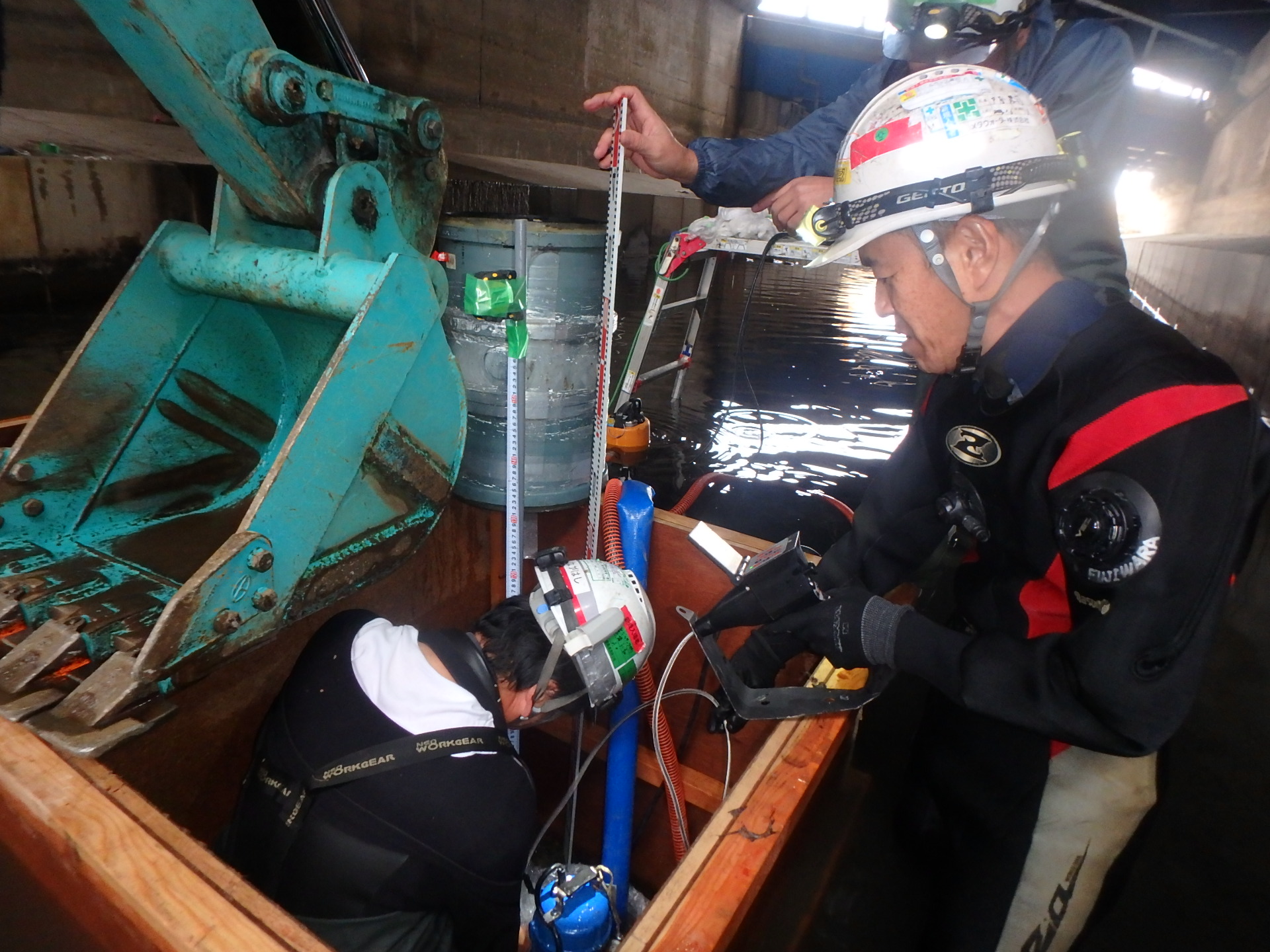 R22号交差部日光川U字水路グラウト調査