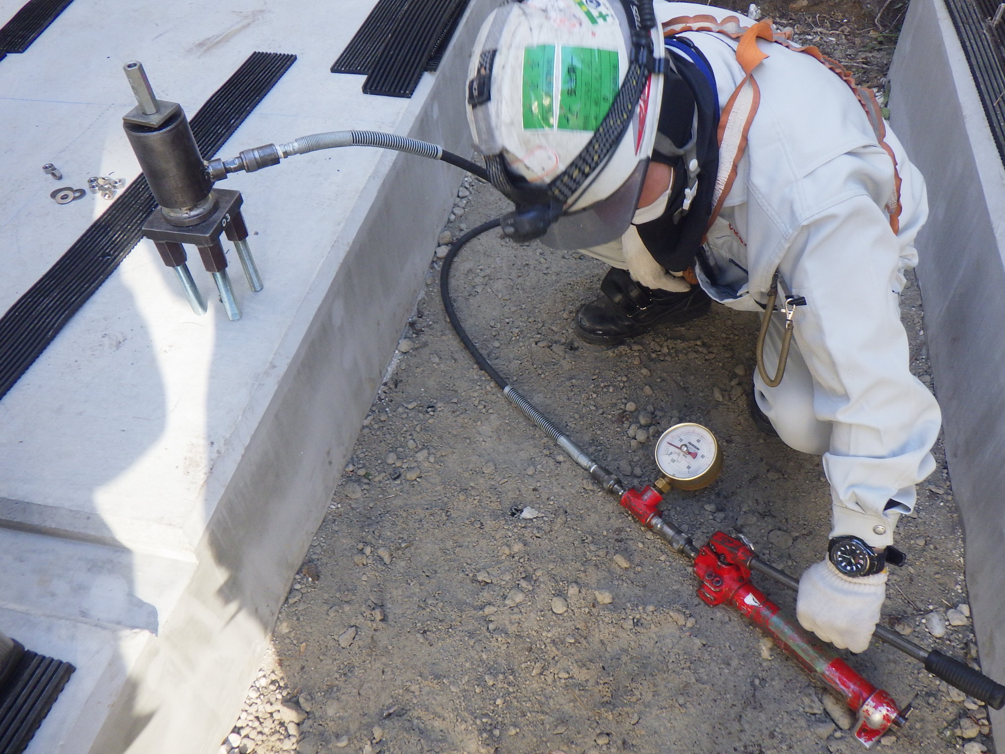 鳥居松小学校リニューアル工事(機械)、鳥居松小学校南館空調機設置工事