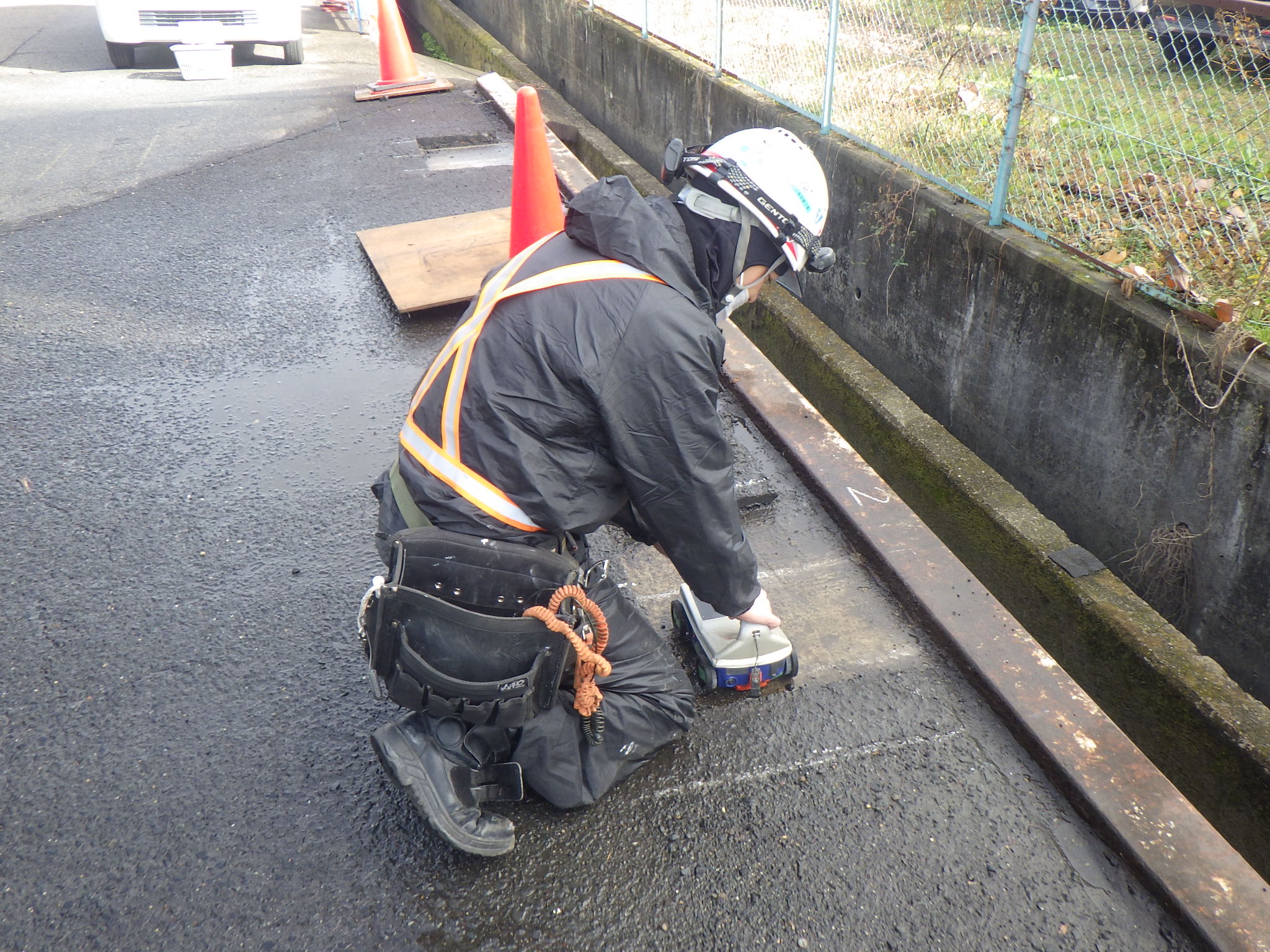 床版水抜き鉄筋探査