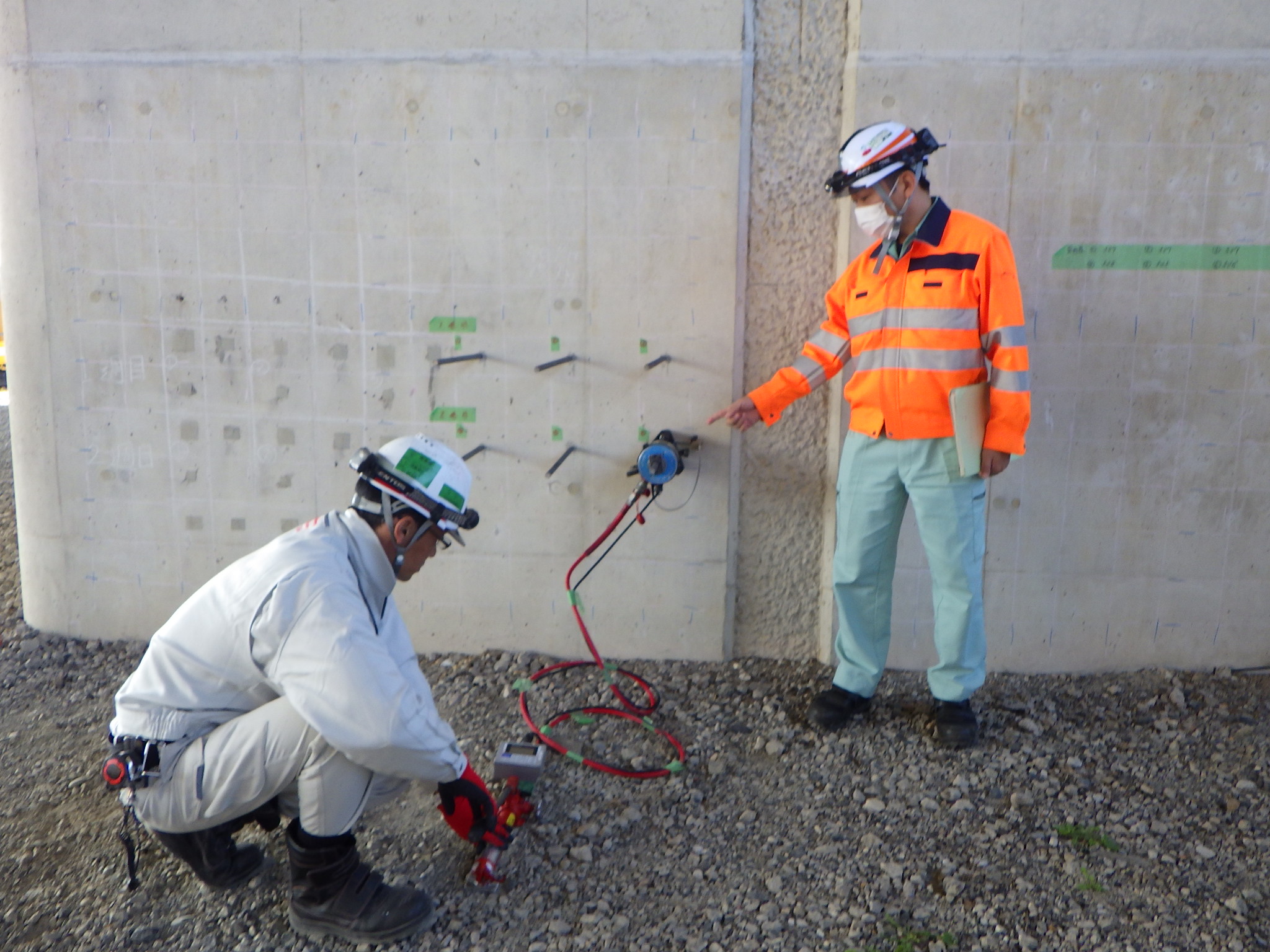 伊勢湾岸自動車道　生駒高架橋他1橋伸縮装置改良工事(2022年度)