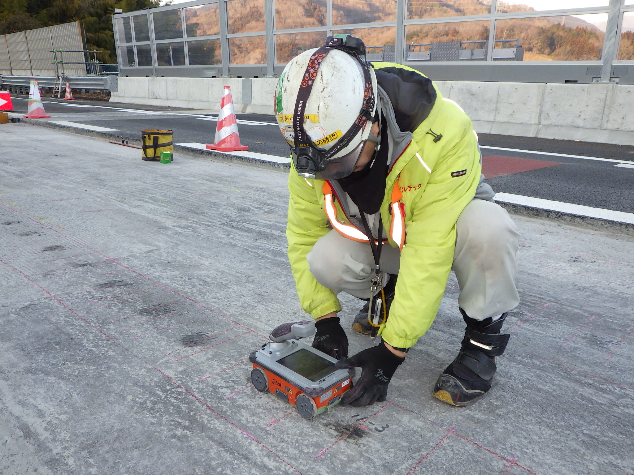 東名高速道路(特定更新等)下谷高架橋他3橋コンクリート橋補強工事