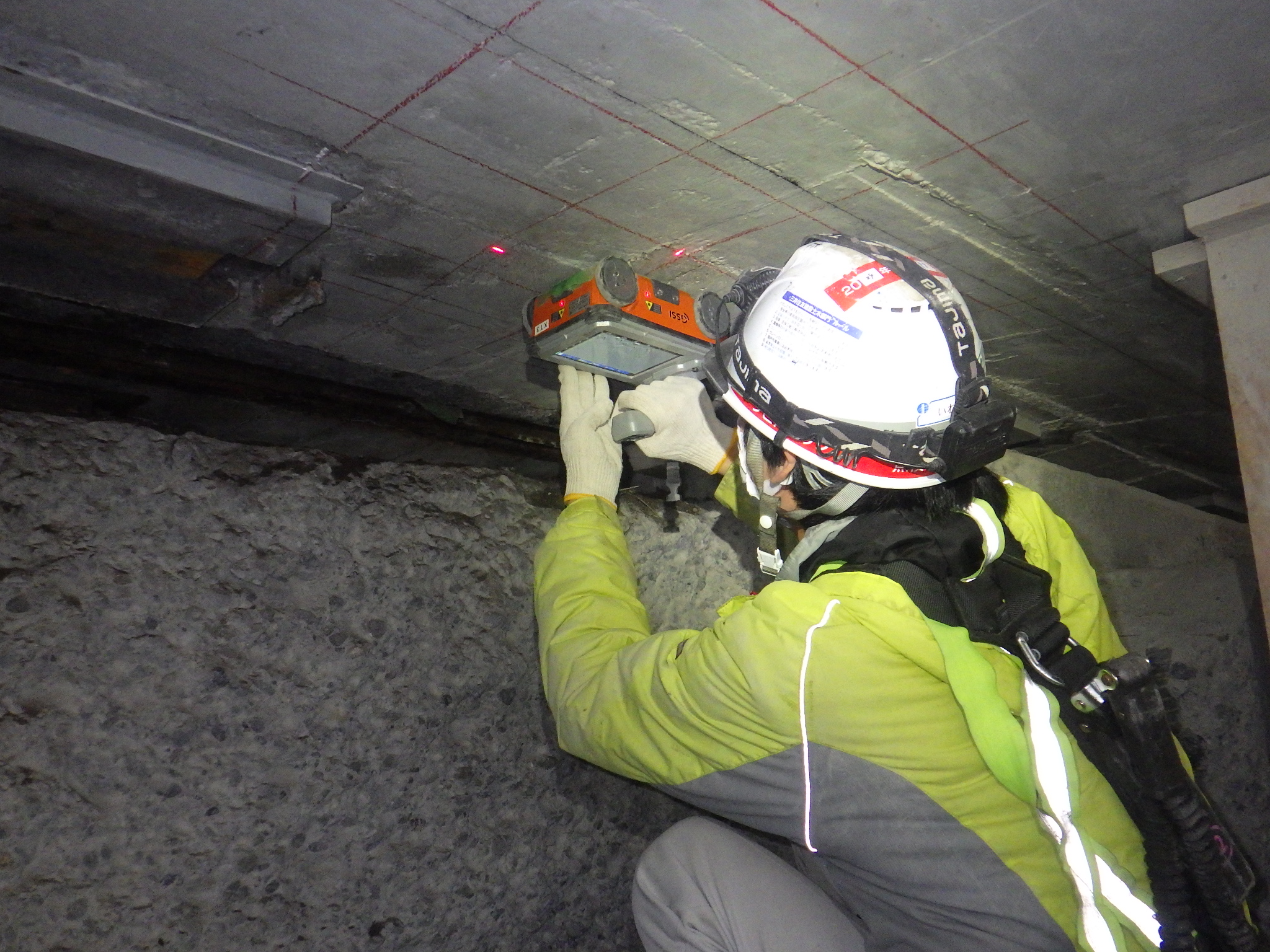 名神高速道路(特定更新等) 西萩原高架橋他2橋支承補修工事